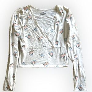 Hollister beautiful flower print long sleeve.